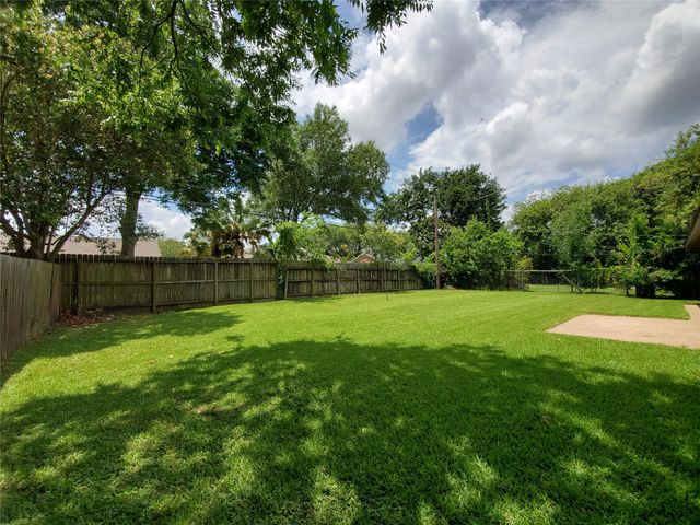8815 Bellaire Boulevard, Houston, TX 77036