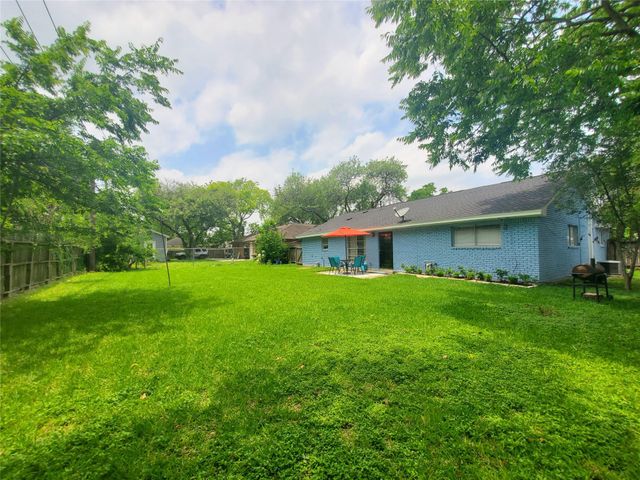 8815 Bellaire Boulevard, Houston, TX 77036