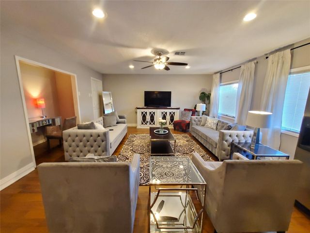 8815 Bellaire Boulevard, Houston, TX 77036