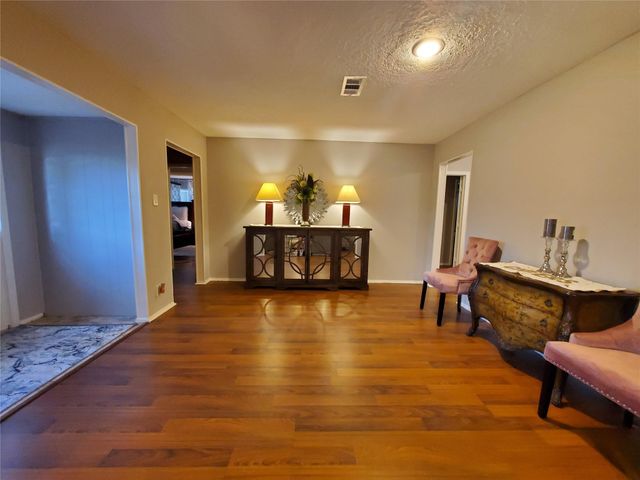 8815 Bellaire Boulevard, Houston, TX 77036