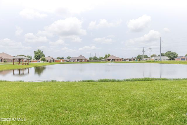106 Fox Hill Road, Youngsville, LA 70592