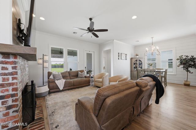 106 Fox Hill Road, Youngsville, LA 70592