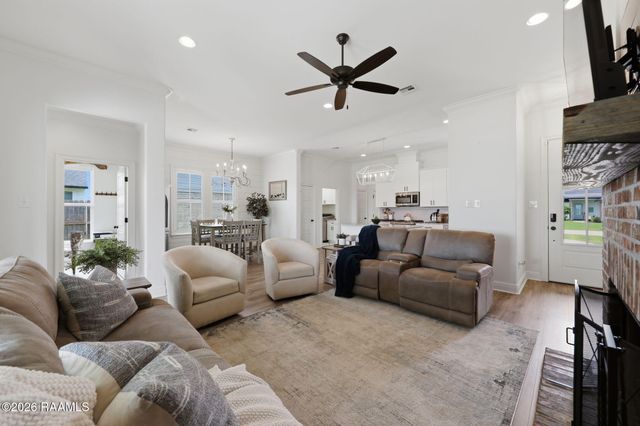 106 Fox Hill Road, Youngsville, LA 70592