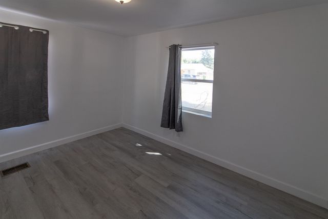 6111 N Alberta St, Spokane, WA 99205