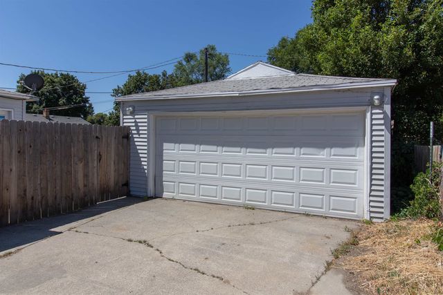 6111 N Alberta St, Spokane, WA 99205