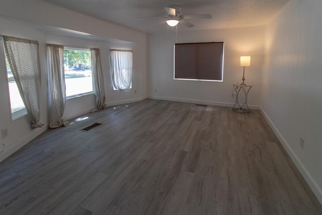 6111 N Alberta St, Spokane, WA 99205