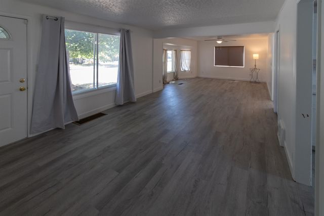 6111 N Alberta St, Spokane, WA 99205