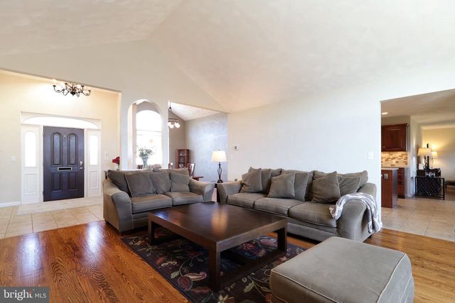 128 WAYPOINT CIR, State College, PA 16801