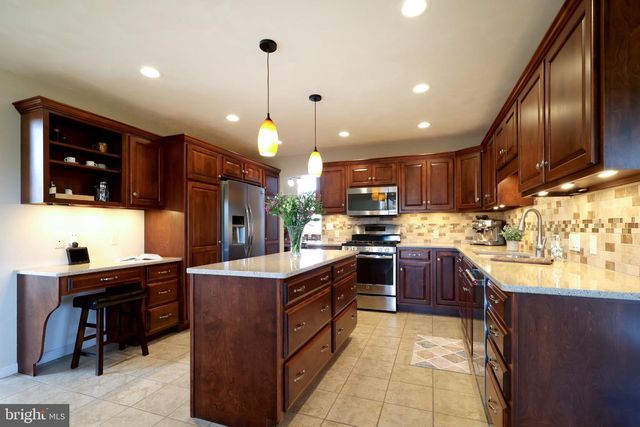 128 WAYPOINT CIR, State College, PA 16801