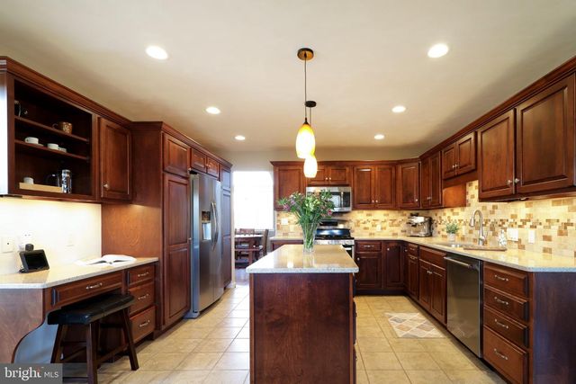 128 WAYPOINT CIR, State College, PA 16801