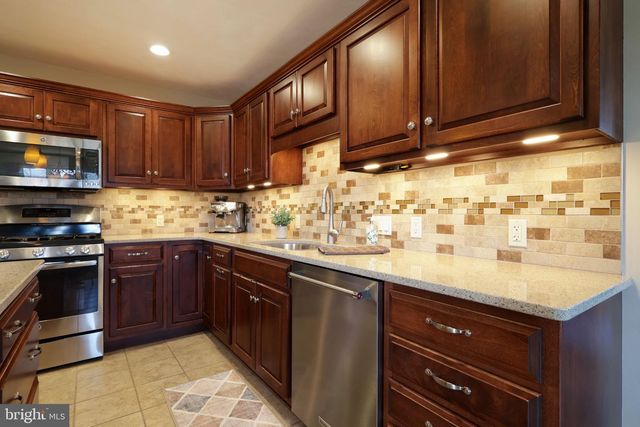 128 WAYPOINT CIR, State College, PA 16801