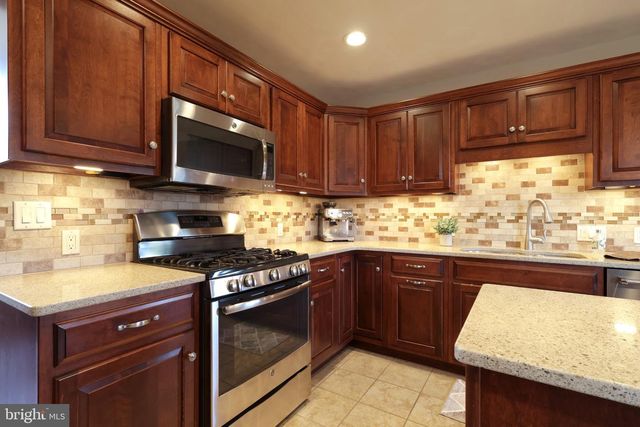 128 WAYPOINT CIR, State College, PA 16801