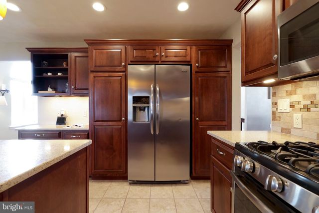 128 WAYPOINT CIR, State College, PA 16801