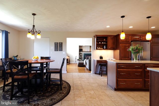 128 WAYPOINT CIR, State College, PA 16801