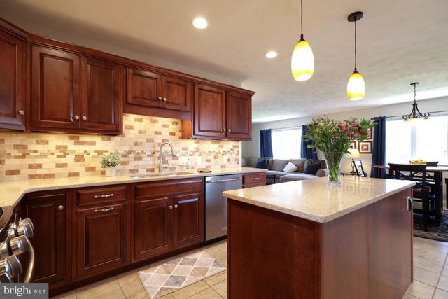 128 WAYPOINT CIR, State College, PA 16801