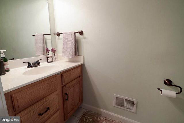 128 WAYPOINT CIR, State College, PA 16801