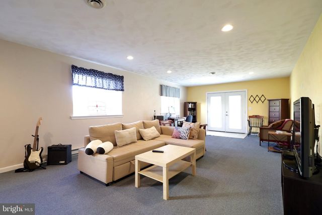 128 WAYPOINT CIR, State College, PA 16801