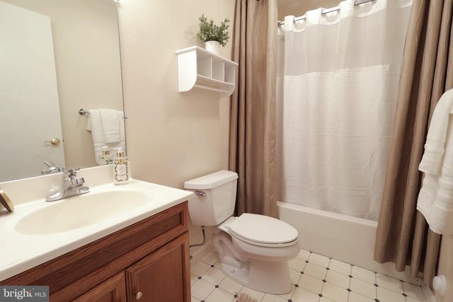 128 WAYPOINT CIR, State College, PA 16801