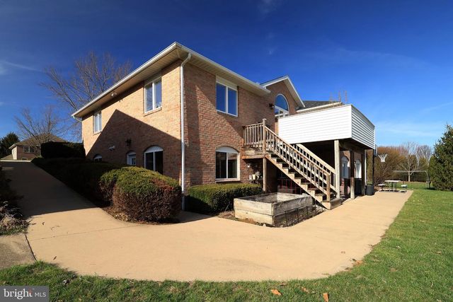 128 WAYPOINT CIR, State College, PA 16801