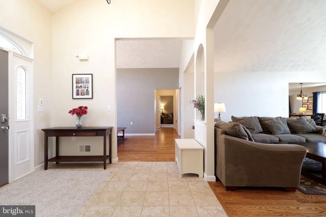 128 WAYPOINT CIR, State College, PA 16801