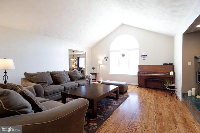 128 WAYPOINT CIR, State College, PA 16801