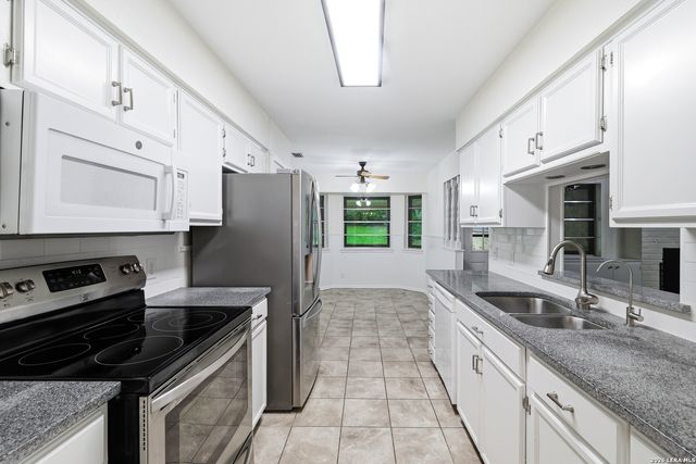 92 BLUET LN, Castle Hills, TX 78213