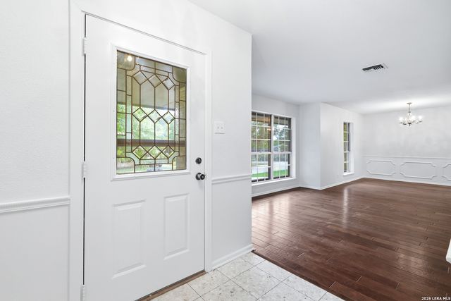 92 BLUET LN, Castle Hills, TX 78213