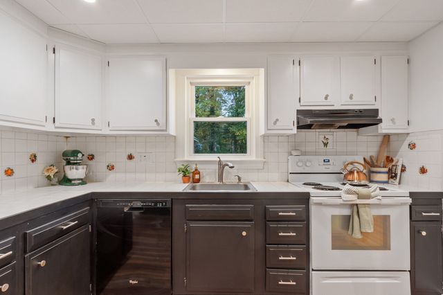 24 Dewey Ave, Boylston, MA 01505