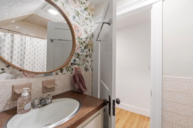 24 Dewey Ave, Boylston, MA 01505
