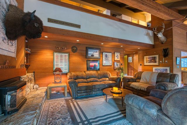 42005 Hanging Branch Rd, Shaver Lake, CA 93664