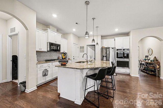 817 Deep River Way, Waxhaw, NC 28173