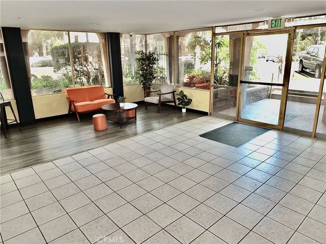 545 Chestnut Avenue 203, Long Beach, CA 90802