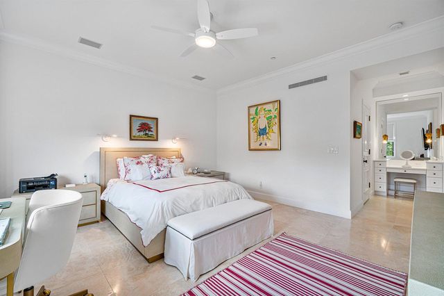 150 Bradley Place 203, Palm Beach, FL 33480