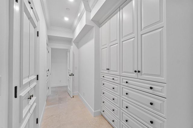 150 Bradley Place 203, Palm Beach, FL 33480