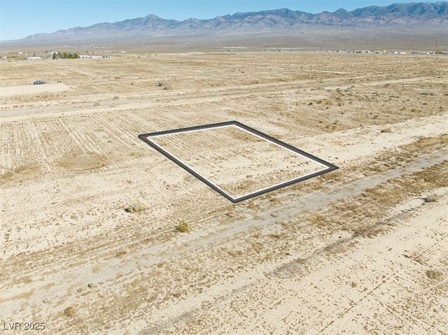 1390 West Colina Lane, Pahrump, NV 89060