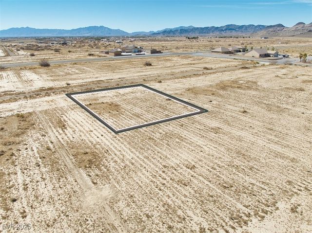 1390 West Colina Lane, Pahrump, NV 89060