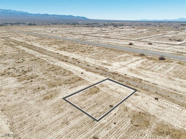 1390 West Colina Lane, Pahrump, NV 89060