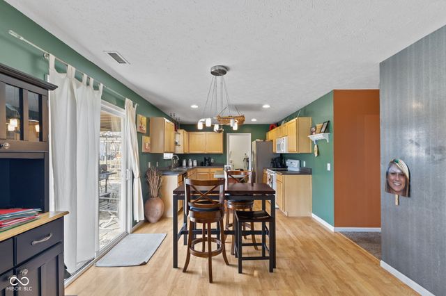 2198 S Moeller Circle, New Palestine, IN 46163