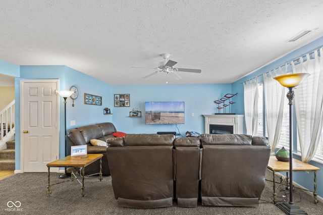 2198 S Moeller Circle, New Palestine, IN 46163