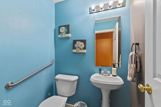 2198 S Moeller Circle, New Palestine, IN 46163