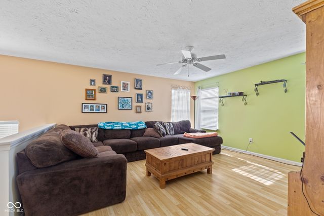 2198 S Moeller Circle, New Palestine, IN 46163