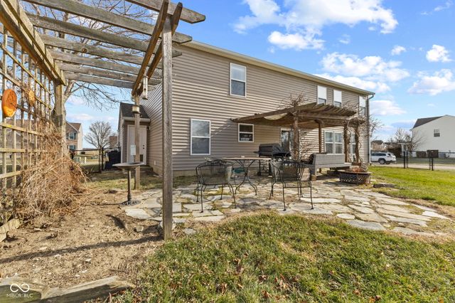 2198 S Moeller Circle, New Palestine, IN 46163