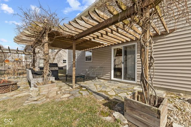 2198 S Moeller Circle, New Palestine, IN 46163