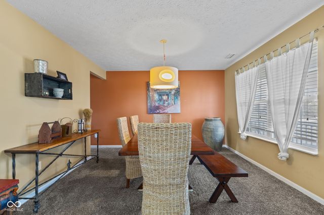 2198 S Moeller Circle, New Palestine, IN 46163