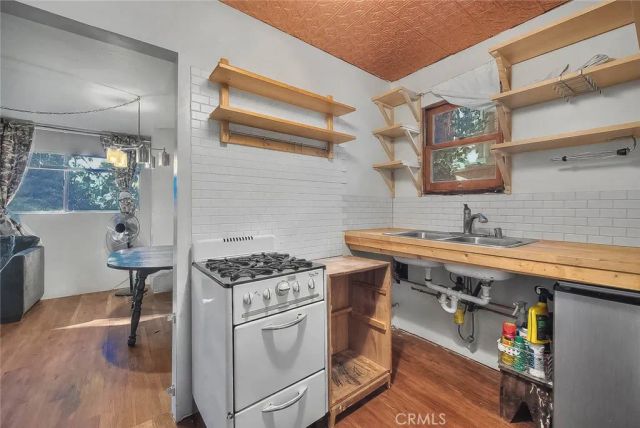 23775 Bowl, Crestline, CA 92325