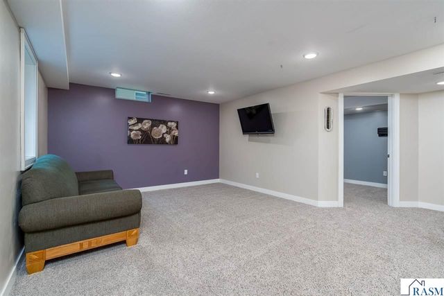 50 Marquette Avenue, North Mankato, MN 56003