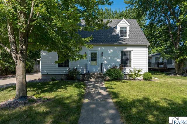 50 Marquette Avenue, North Mankato, MN 56003