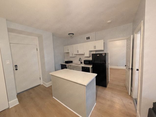 5135 S blackstone Avenue 300, Chicago, IL 60615