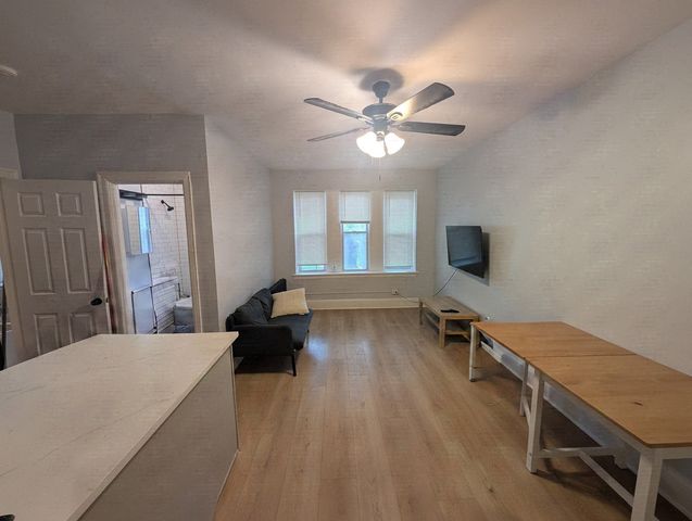 5135 S blackstone Avenue 300, Chicago, IL 60615