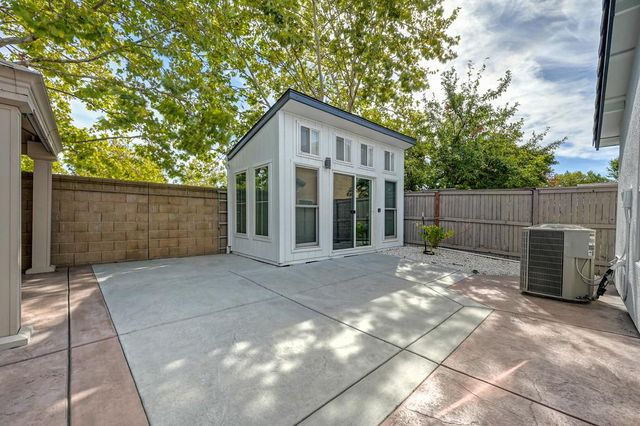 7652 Laguna Beach Way, Antelope, CA 95843